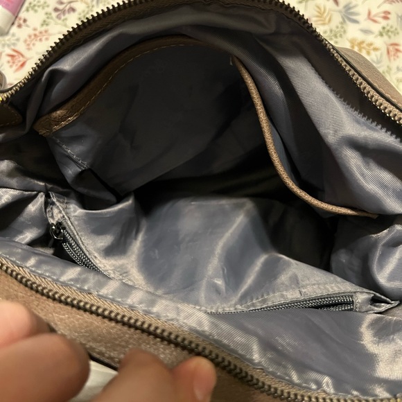 Chic Brown Leather Shoulder Bag - Picture 6 of 10